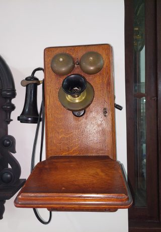 Telefone madeira